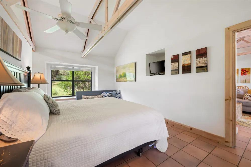 555 Hillsedge Road Wimberley, TX 78676