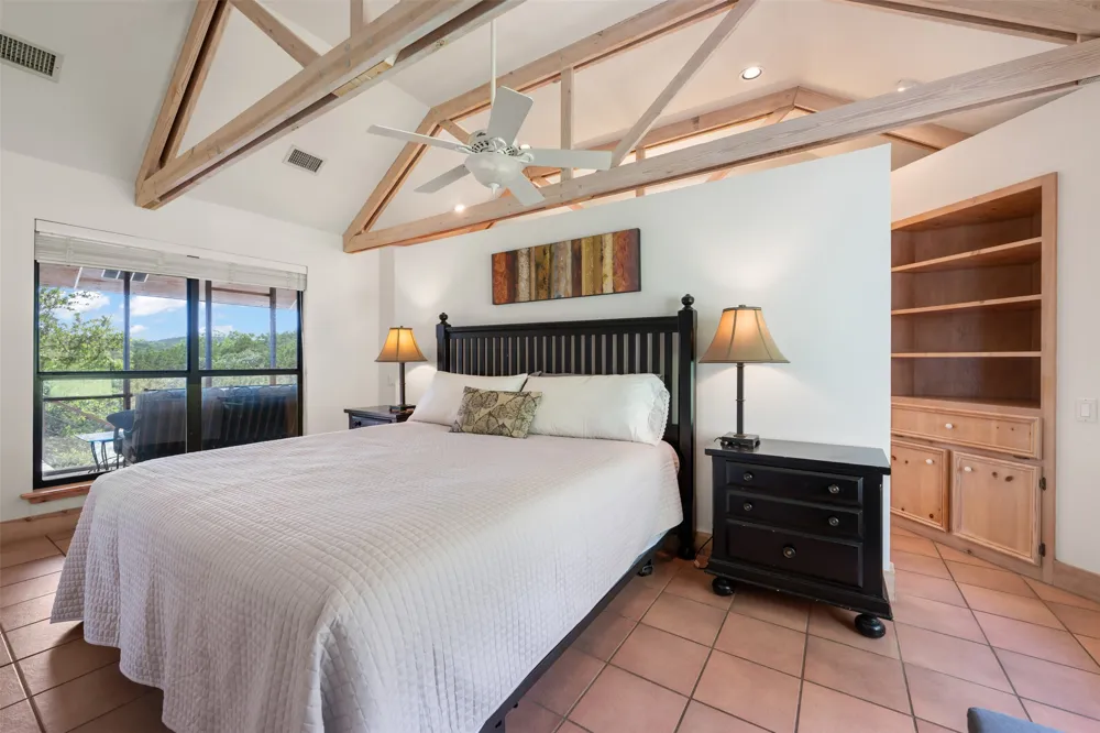 555 Hillsedge Road Wimberley, TX 78676