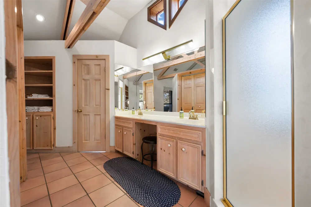 555 Hillsedge Road Wimberley, TX 78676
