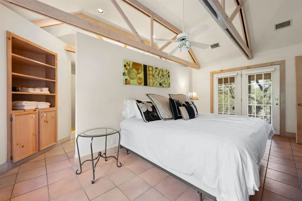 555 Hillsedge Road Wimberley, TX 78676