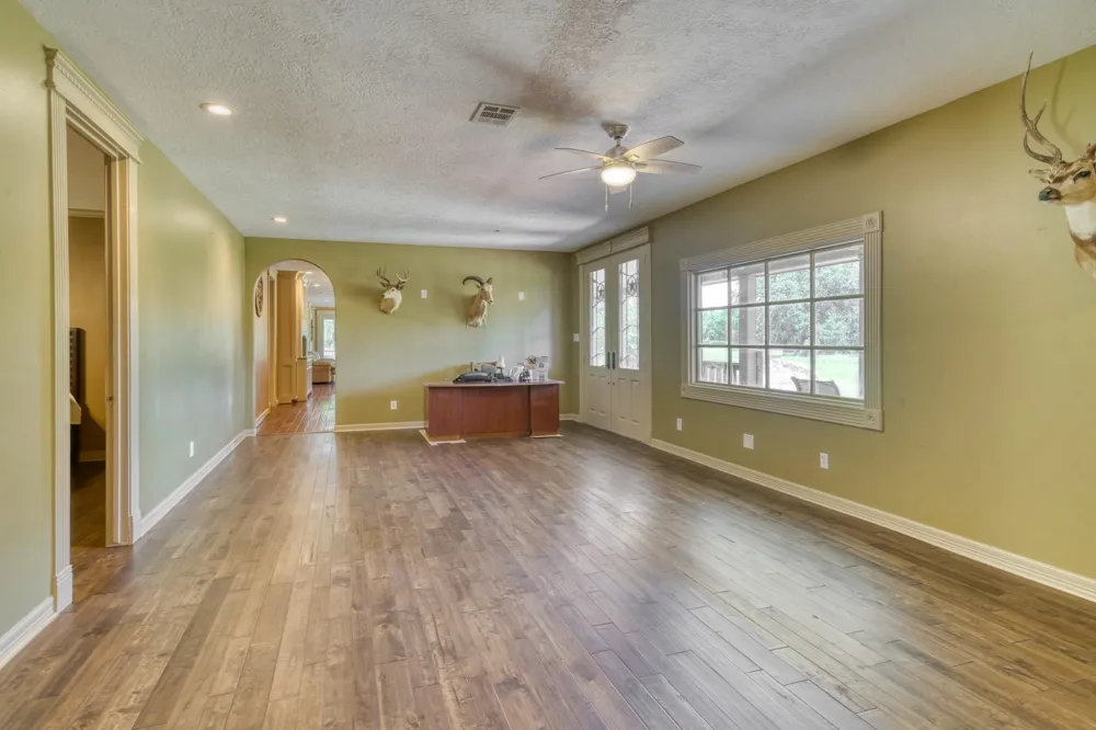 4442 Poteet Road Normangee, TX 77871