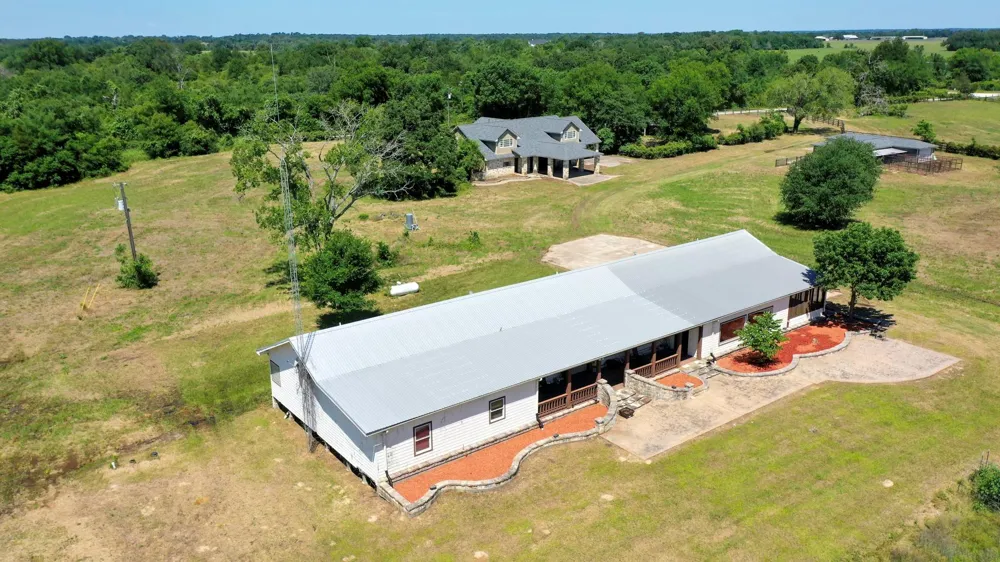 4442 Poteet Road Normangee, TX 77871