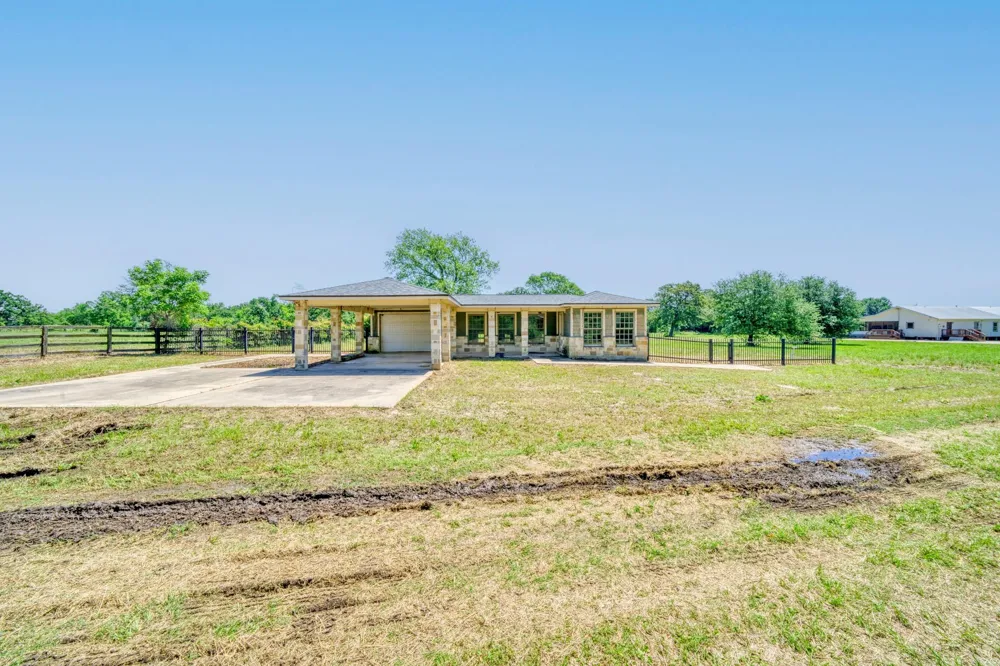 4442 Poteet Road Normangee, TX 77871