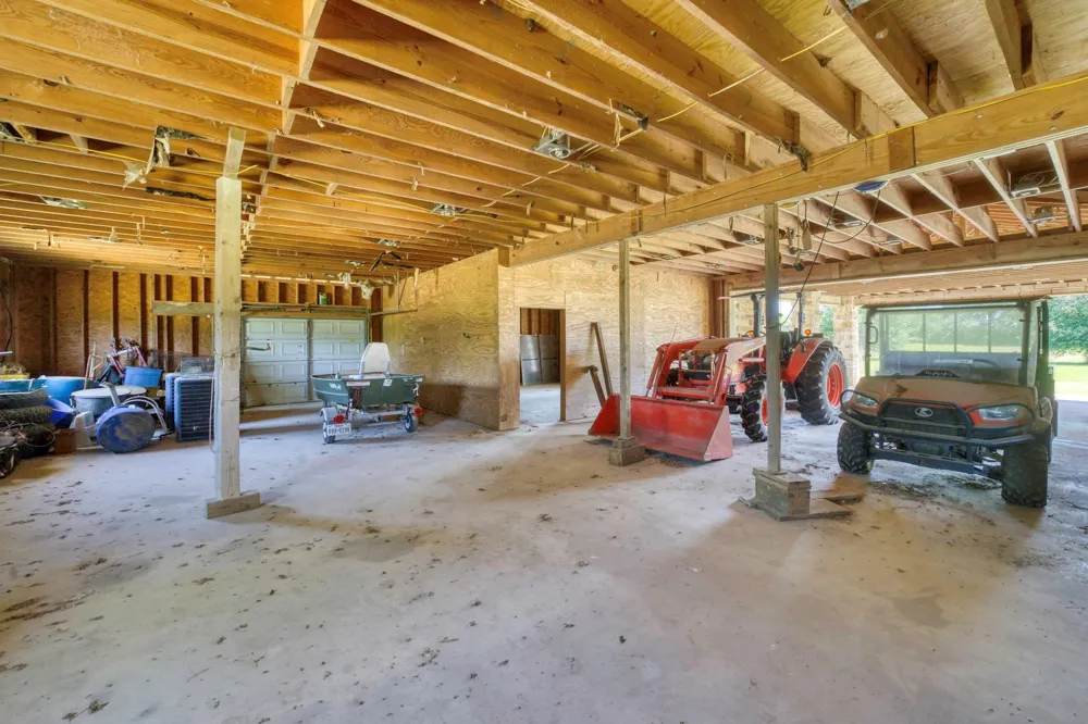 4442 Poteet Road Normangee, TX 77871