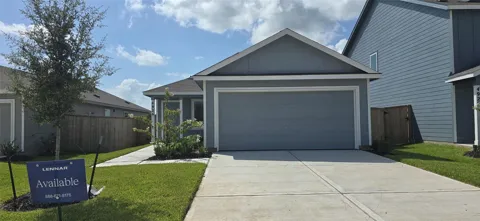 4926 Valencia Forest