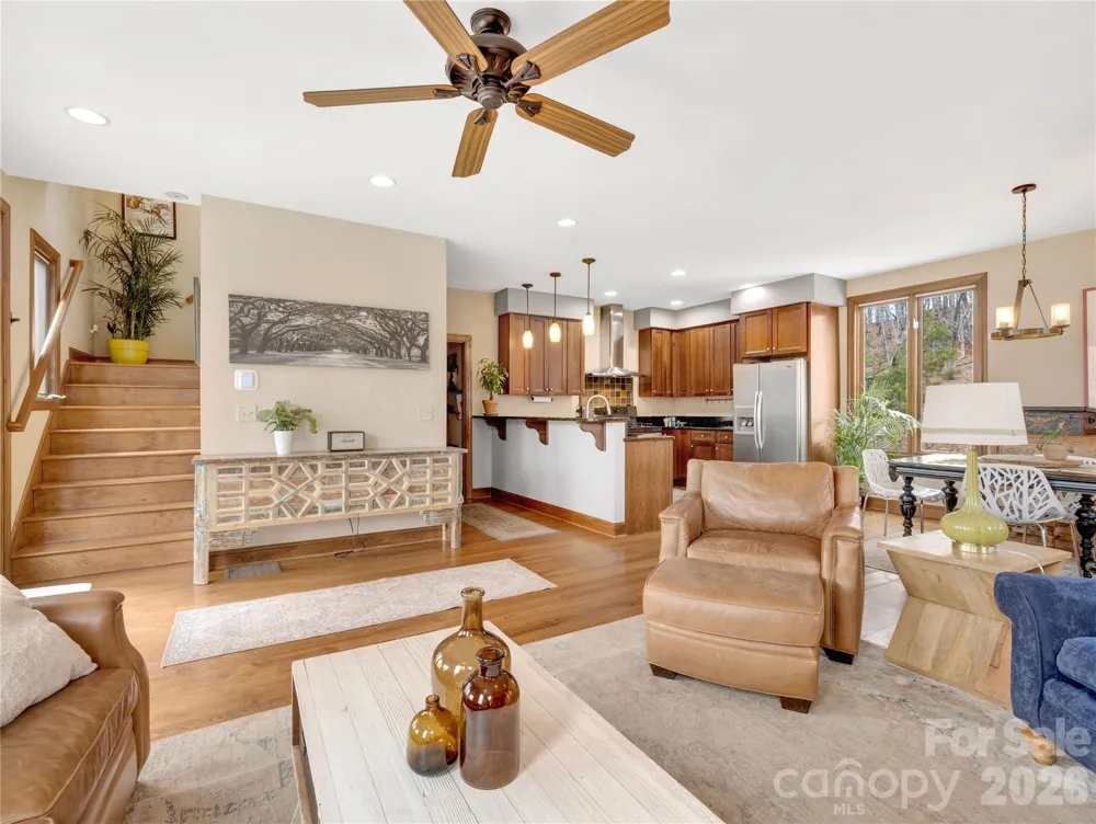 184 Deep Woods Lane Saluda, NC 28773