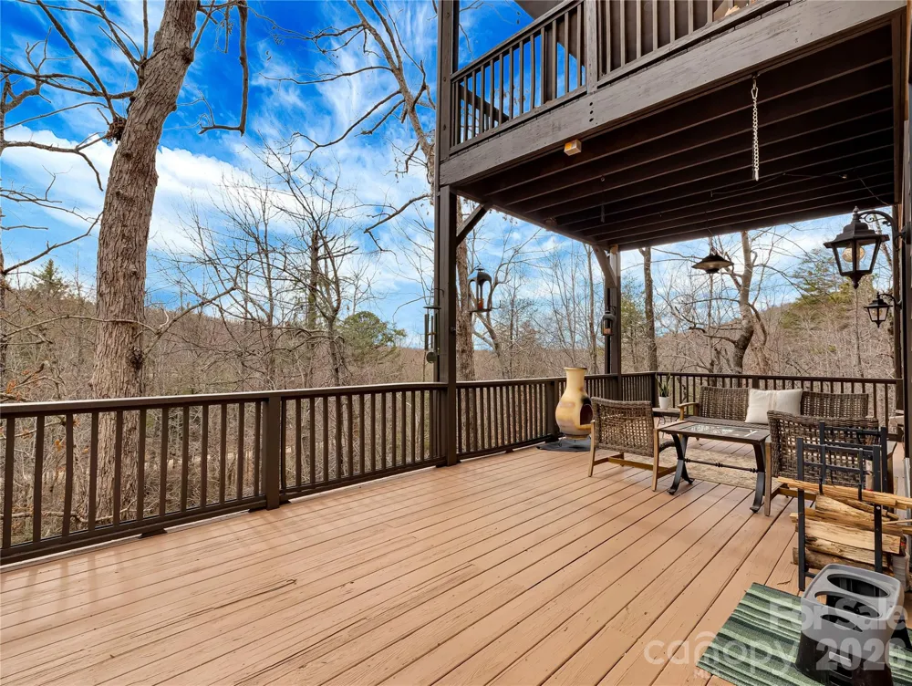 184 Deep Woods Lane Saluda, NC 28773