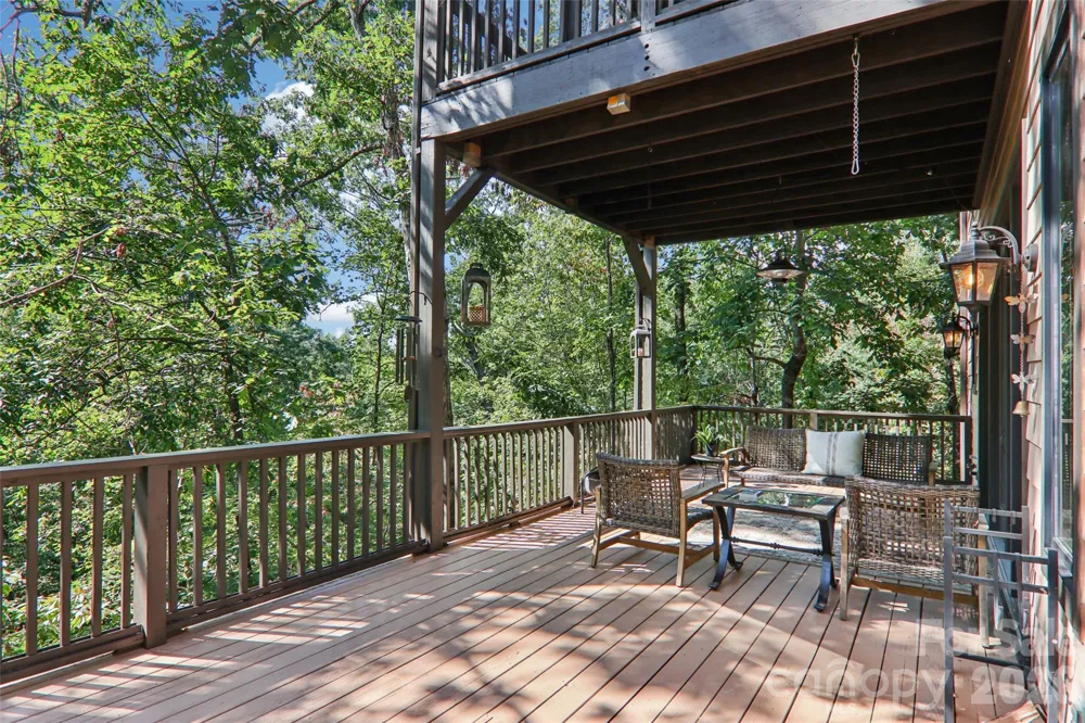 184 Deep Woods Lane Saluda, NC 28773