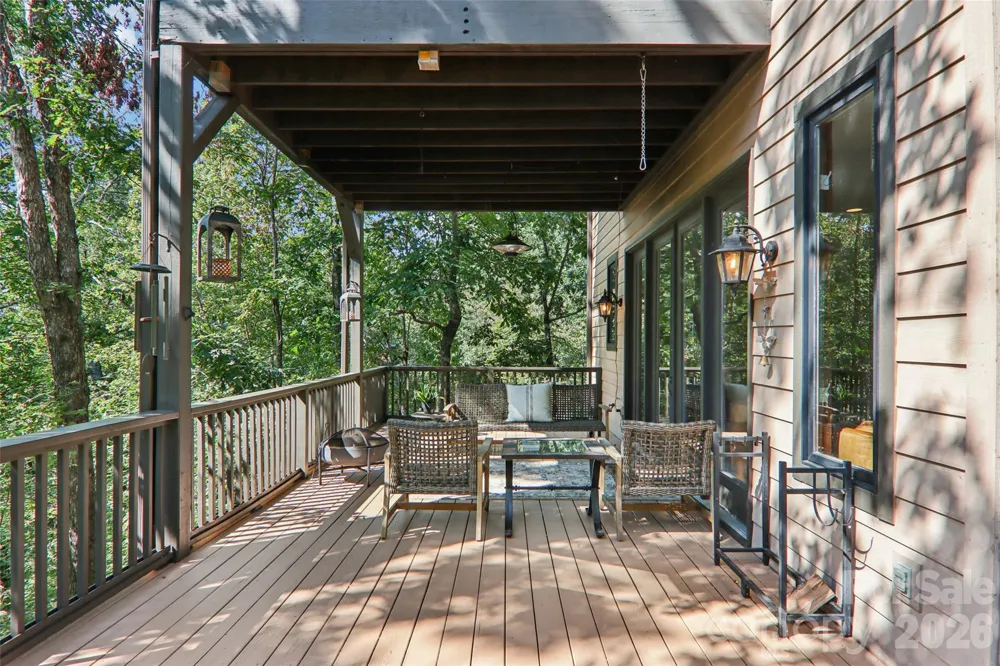 184 Deep Woods Lane Saluda, NC 28773