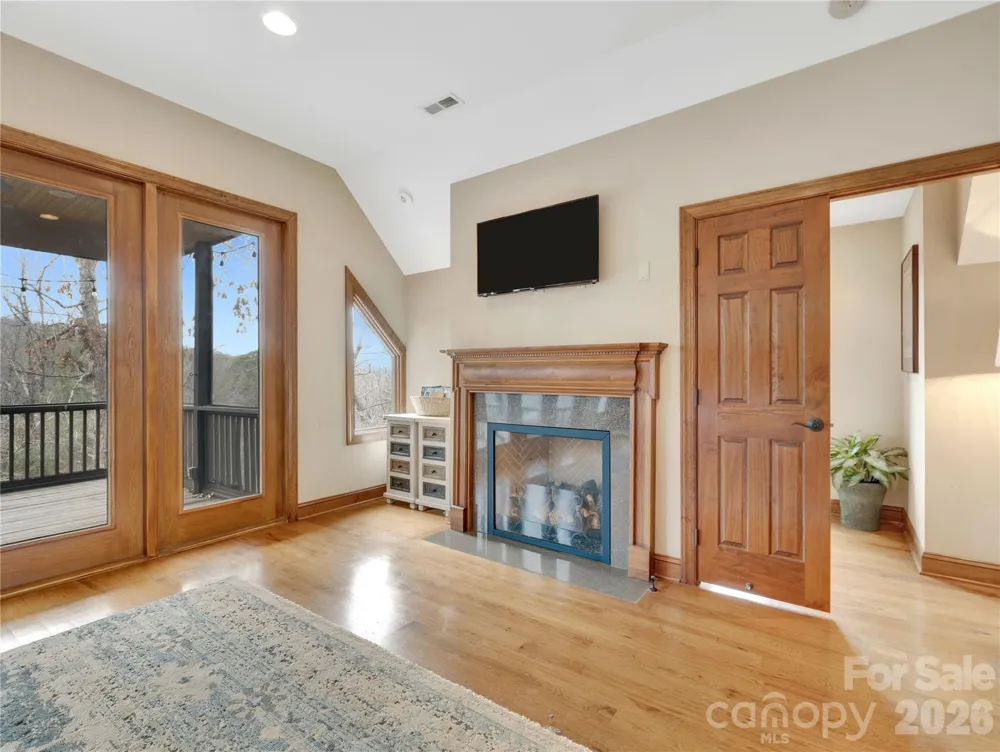 184 Deep Woods Lane Saluda, NC 28773
