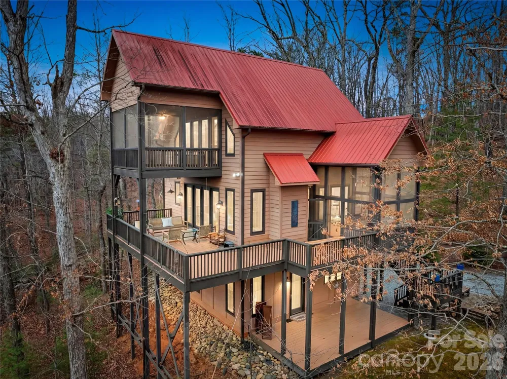 184 Deep Woods Lane Saluda, NC 28773