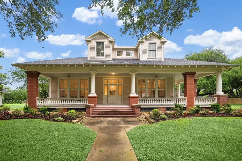 209 E Caney Street Wharton, TX 77488