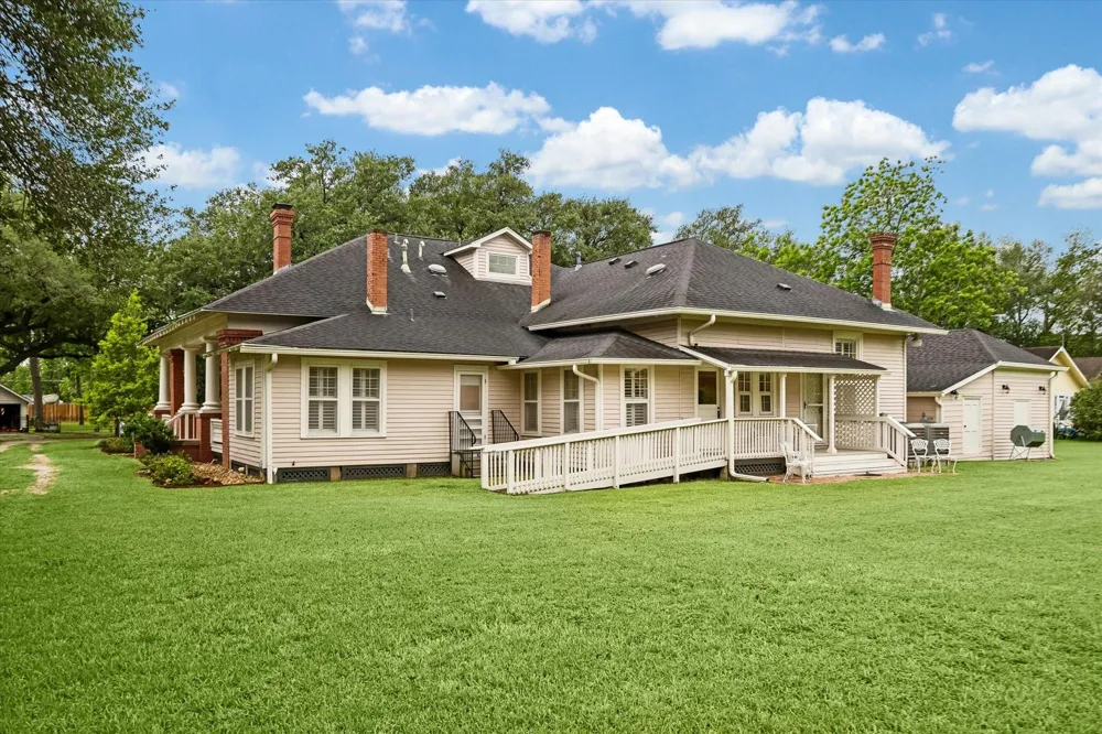 209 E Caney Street Wharton, TX 77488