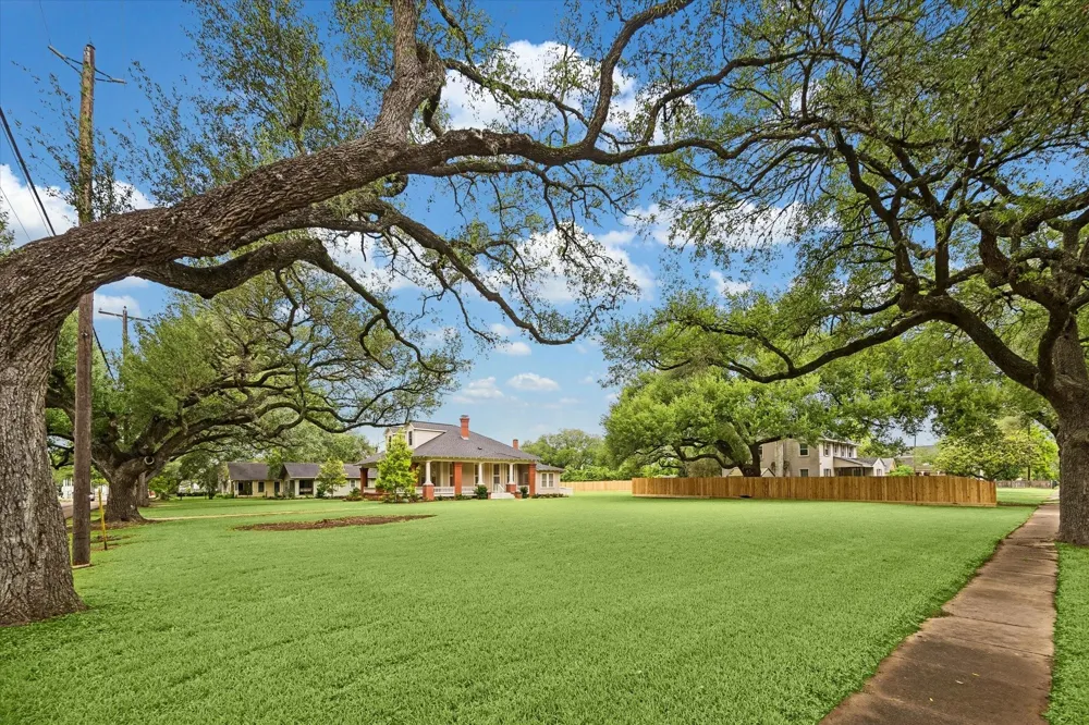 209 E Caney Street Wharton, TX 77488