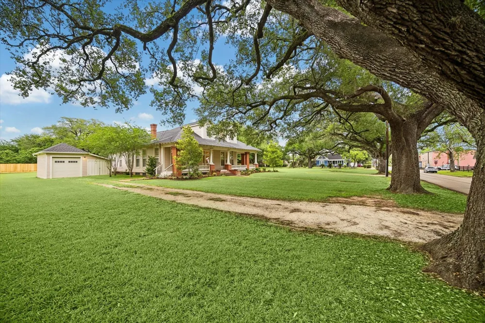 209 E Caney Street Wharton, TX 77488