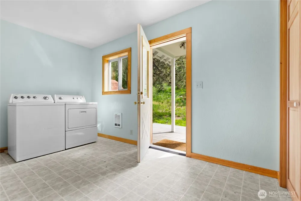 511 Bluff St Winthrop, WA 98862