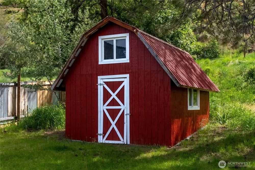 511 Bluff St Winthrop, WA 98862