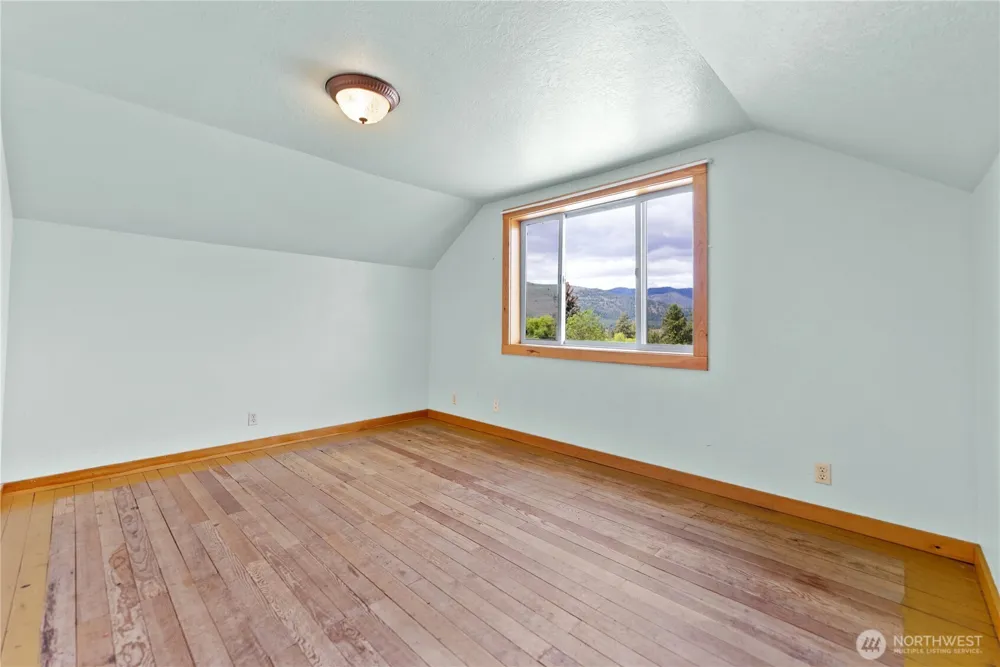 511 Bluff St Winthrop, WA 98862