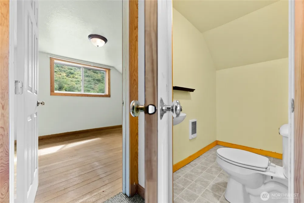 511 Bluff St Winthrop, WA 98862