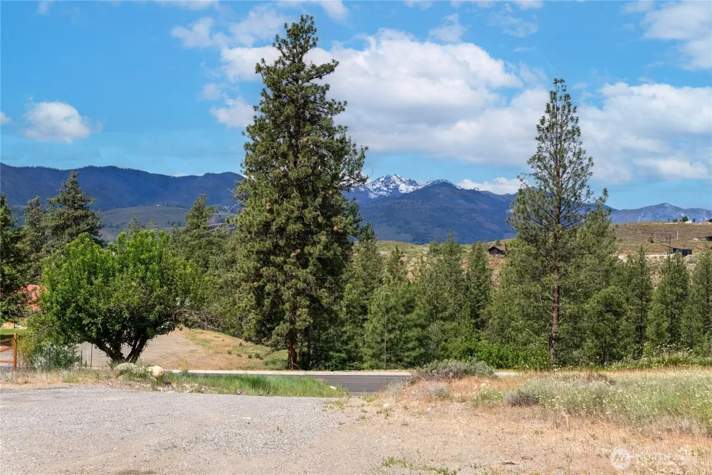 511 Bluff St Winthrop, WA 98862