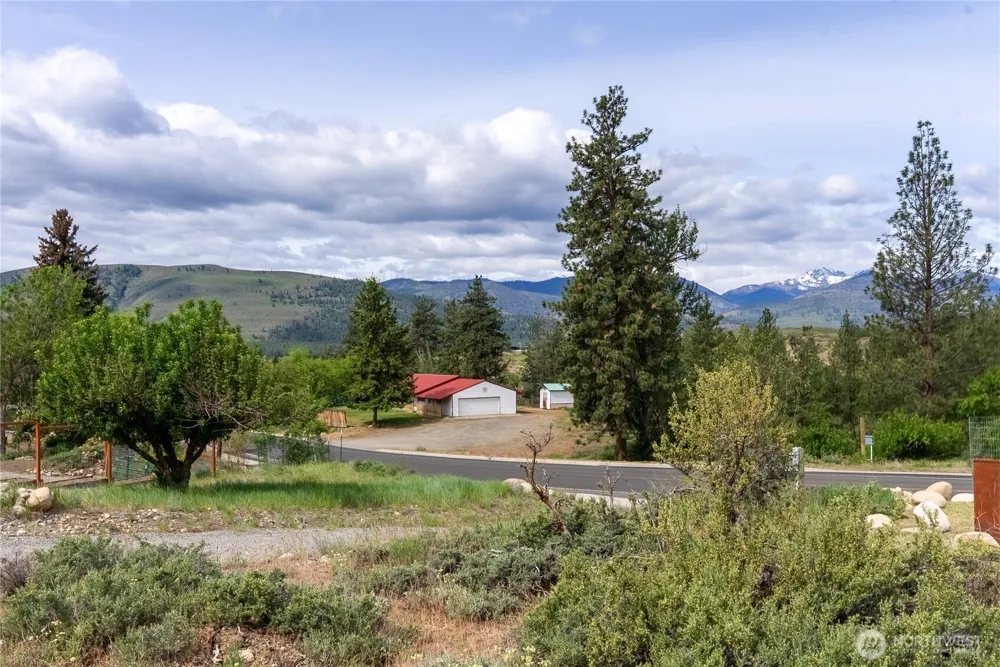 511 Bluff St Winthrop, WA 98862