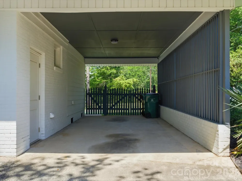 3633 Rosehaven Drive Charlotte, NC 28205