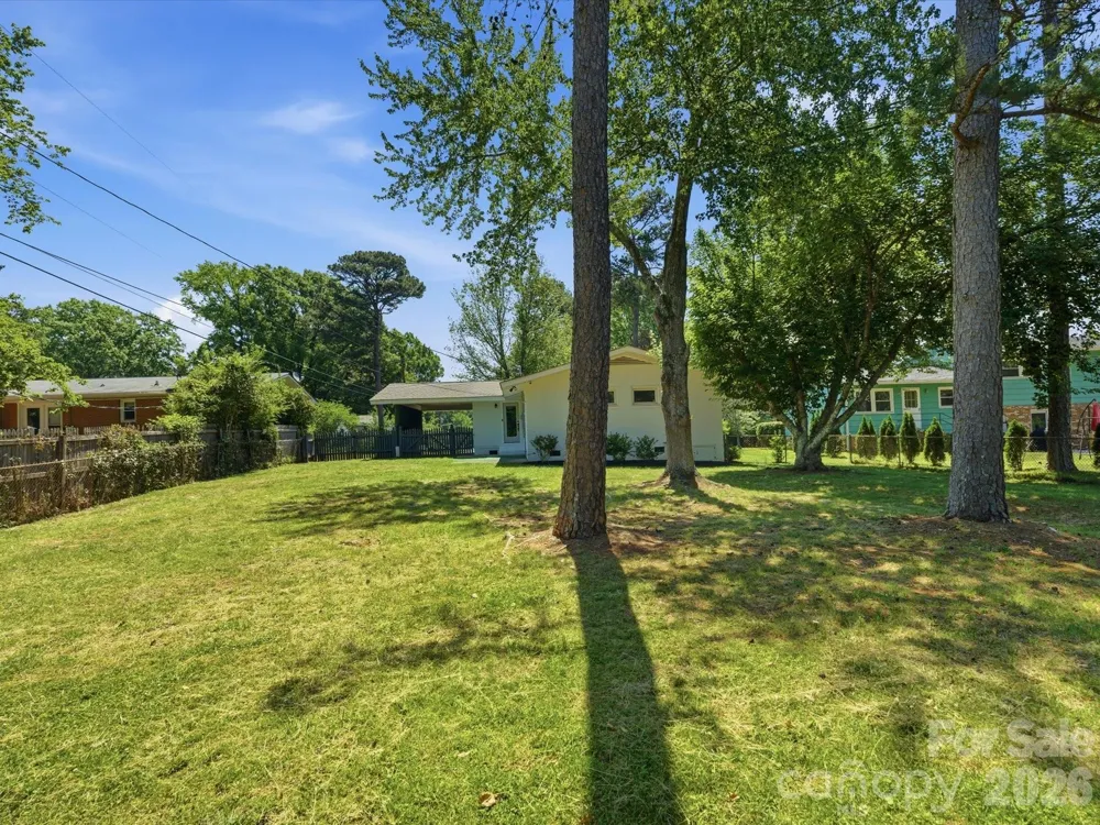 3633 Rosehaven Drive Charlotte, NC 28205