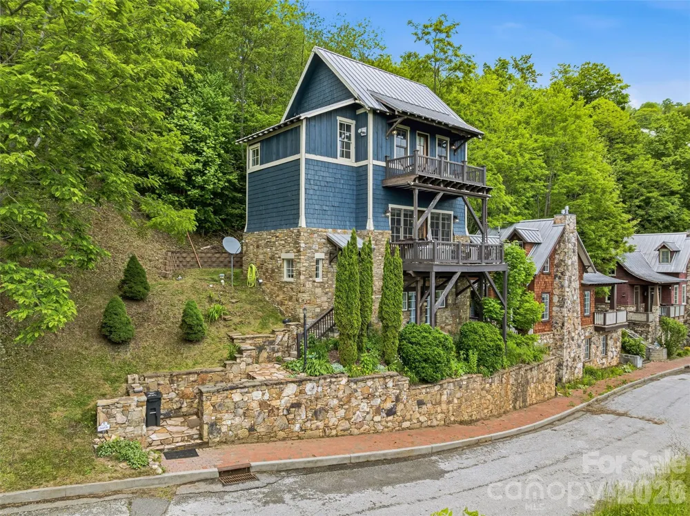 95 Breakaway Trail S Mars Hill, NC 28754