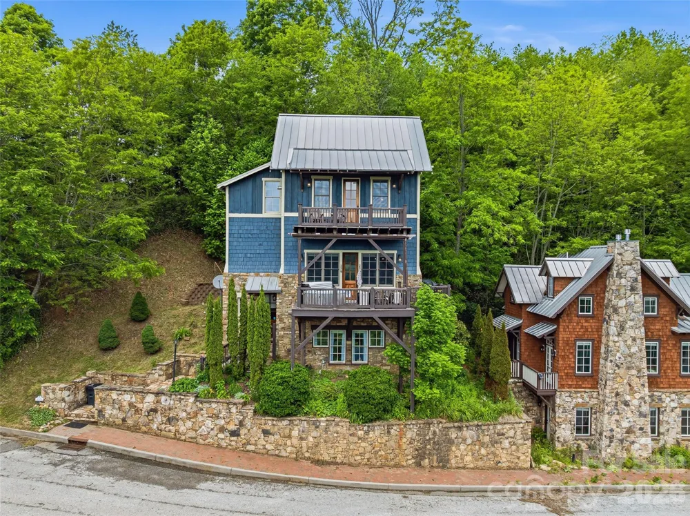 95 Breakaway Trail S Mars Hill, NC 28754