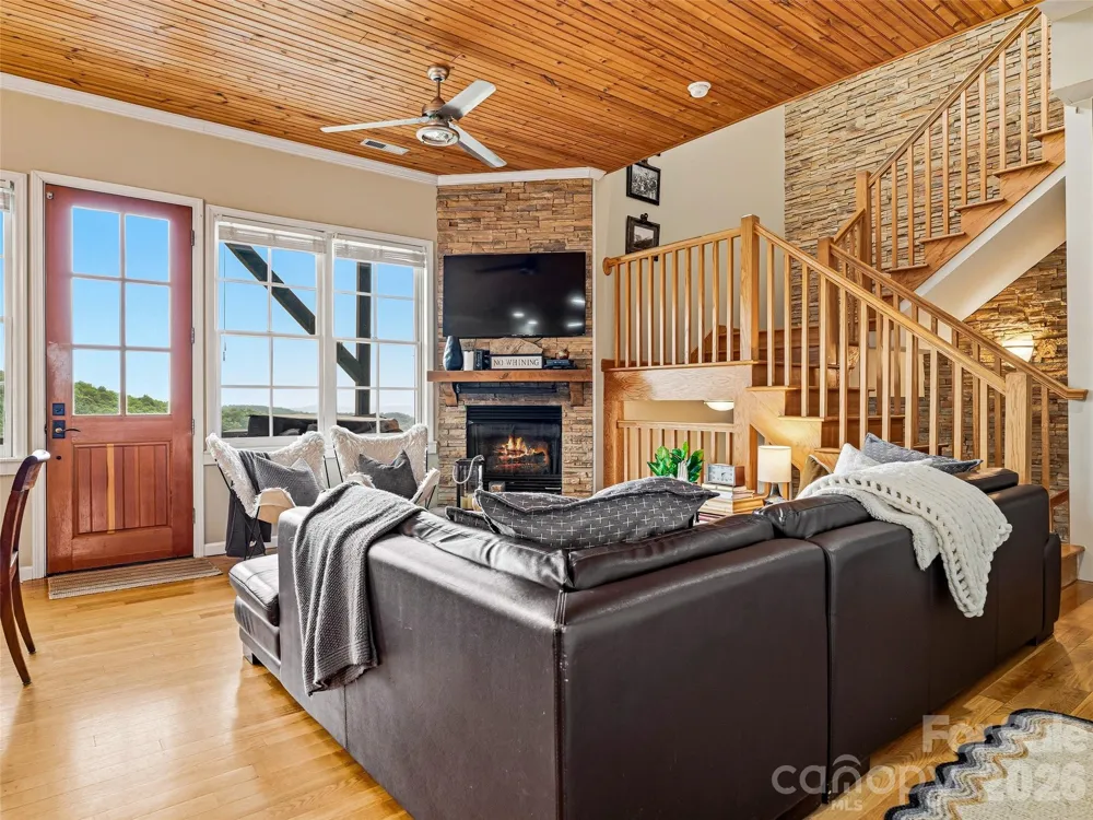 95 Breakaway Trail S Mars Hill, NC 28754