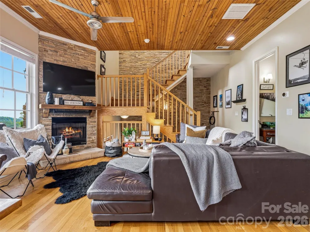 95 Breakaway Trail S Mars Hill, NC 28754