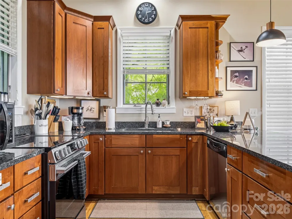 95 Breakaway Trail S Mars Hill, NC 28754