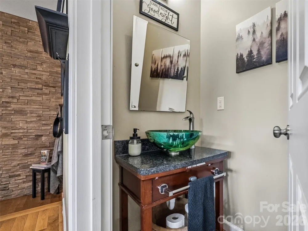 95 Breakaway Trail S Mars Hill, NC 28754