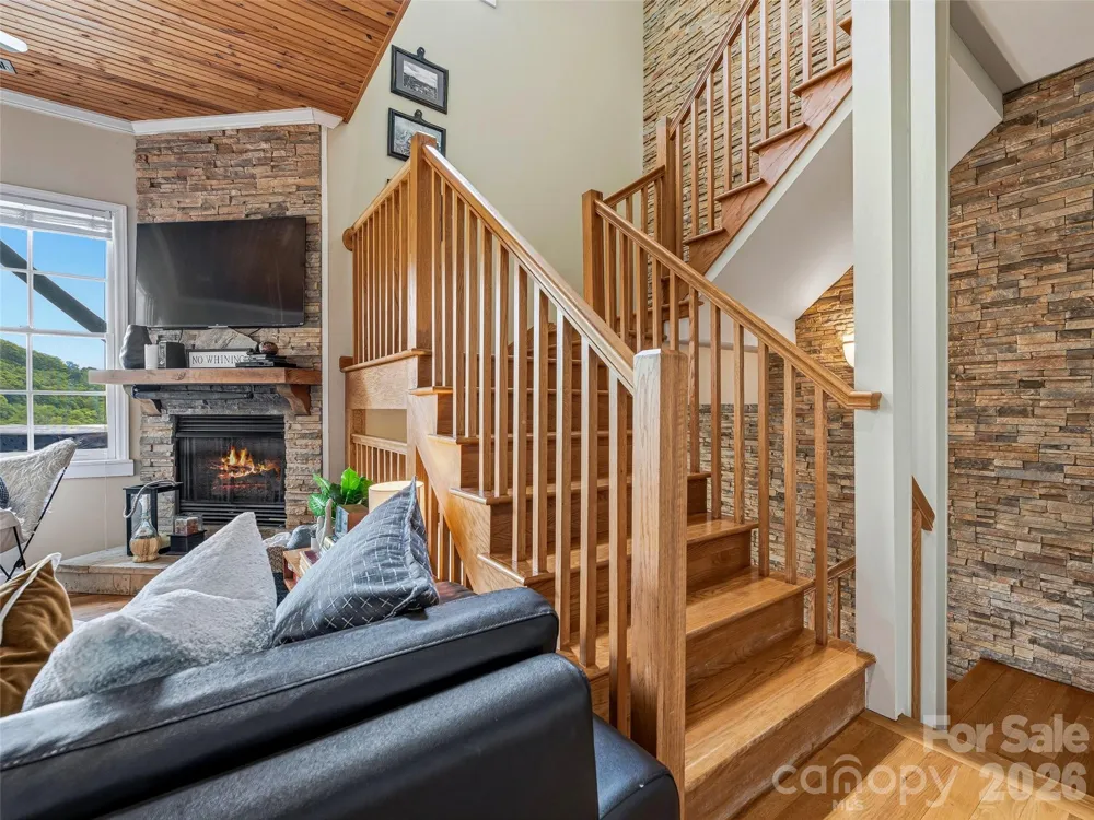 95 Breakaway Trail S Mars Hill, NC 28754