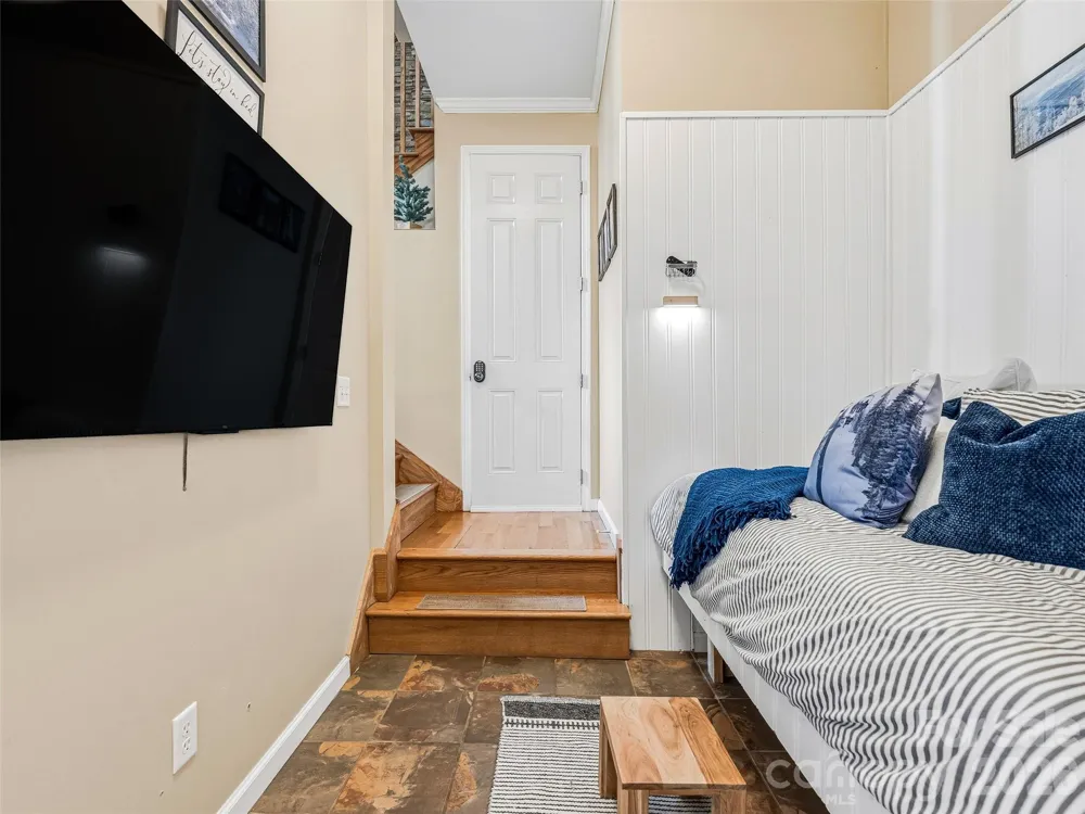 95 Breakaway Trail S Mars Hill, NC 28754