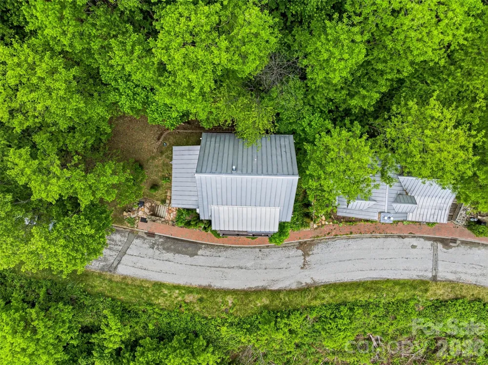 95 Breakaway Trail S Mars Hill, NC 28754