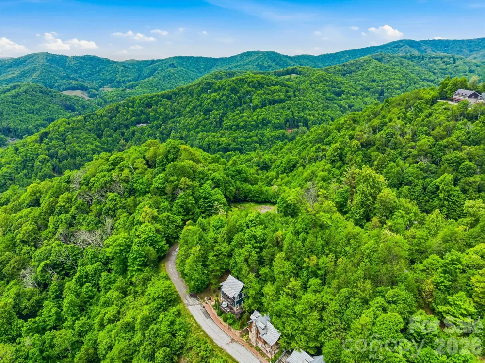 95 Breakaway Trail S Mars Hill, NC 28754