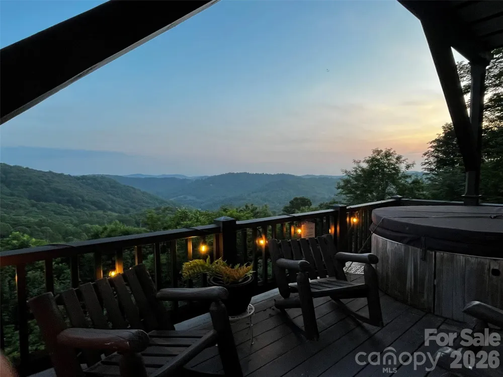 95 Breakaway Trail S Mars Hill, NC 28754