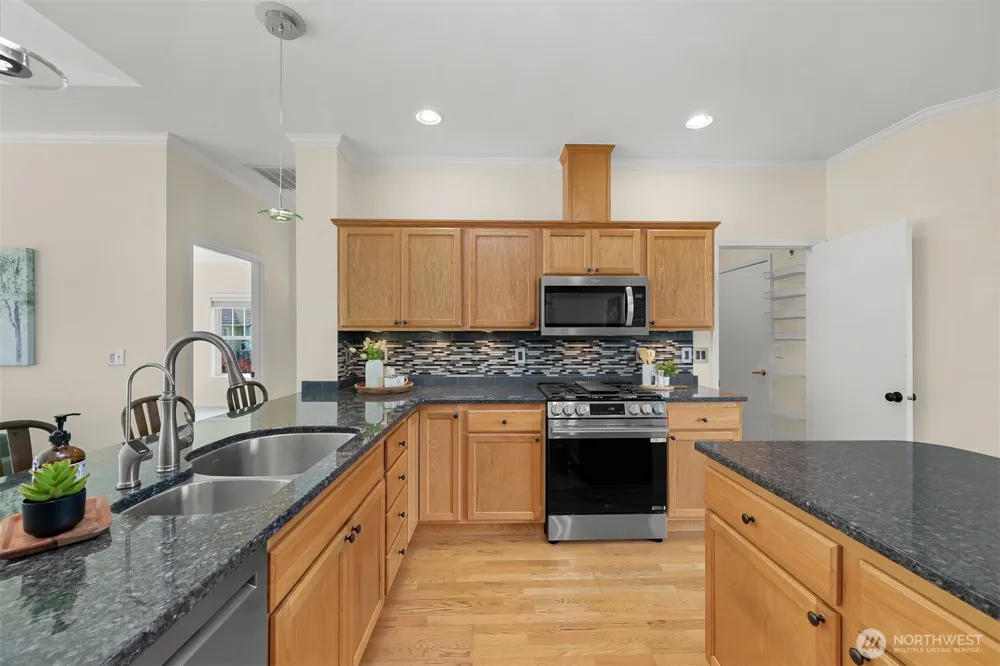 500 Fieldstone Loop #14 Lynden, WA 98264