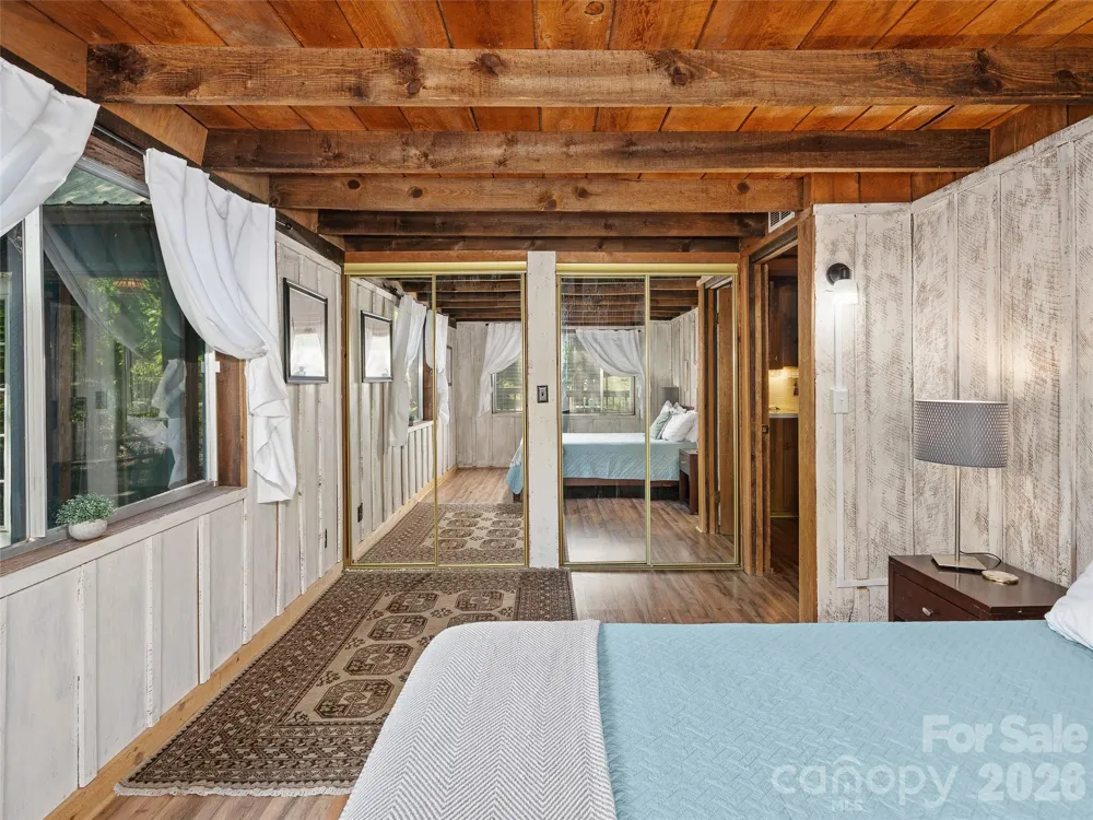 137 Mountain Farm Road Burnsville, NC 28714