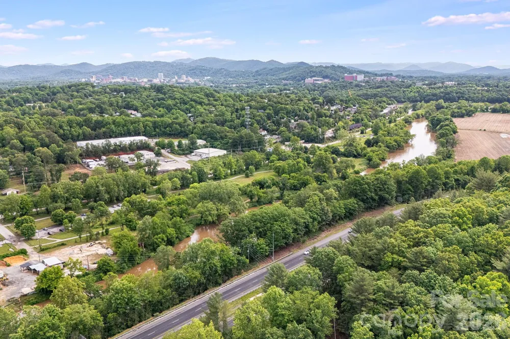 199 Amboy Road Asheville, NC 28806