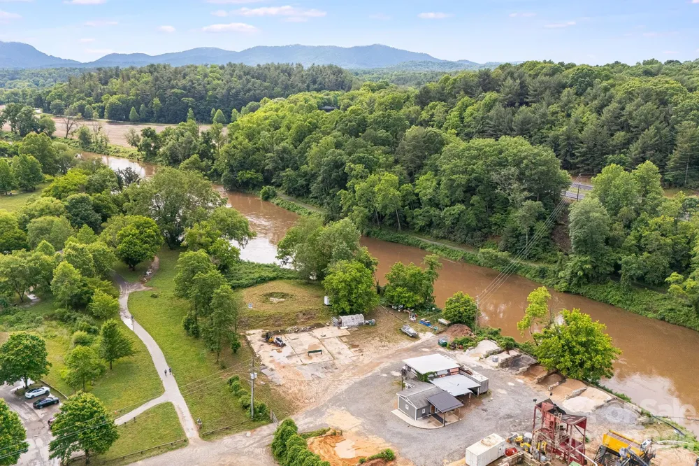 199 Amboy Road Asheville, NC 28806