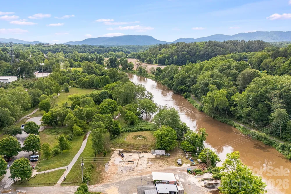 199 Amboy Road Asheville, NC 28806