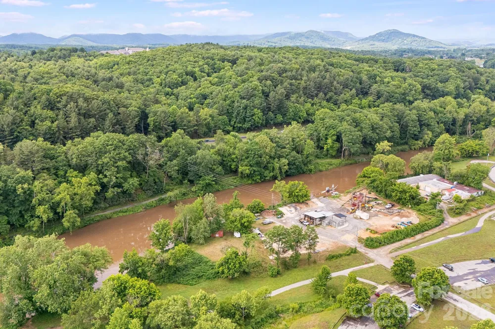 199 Amboy Road Asheville, NC 28806