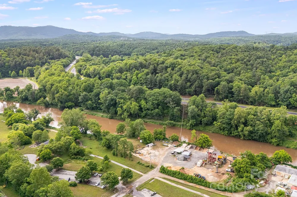 199 Amboy Road Asheville, NC 28806