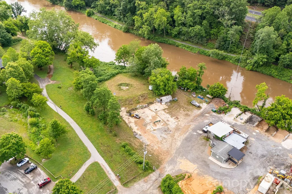 199 Amboy Road Asheville, NC 28806