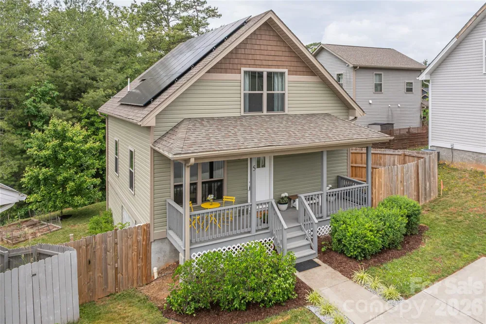 5 Declan Drive Weaverville, NC 28787