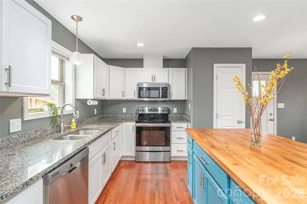 5 Declan Drive Weaverville, NC 28787