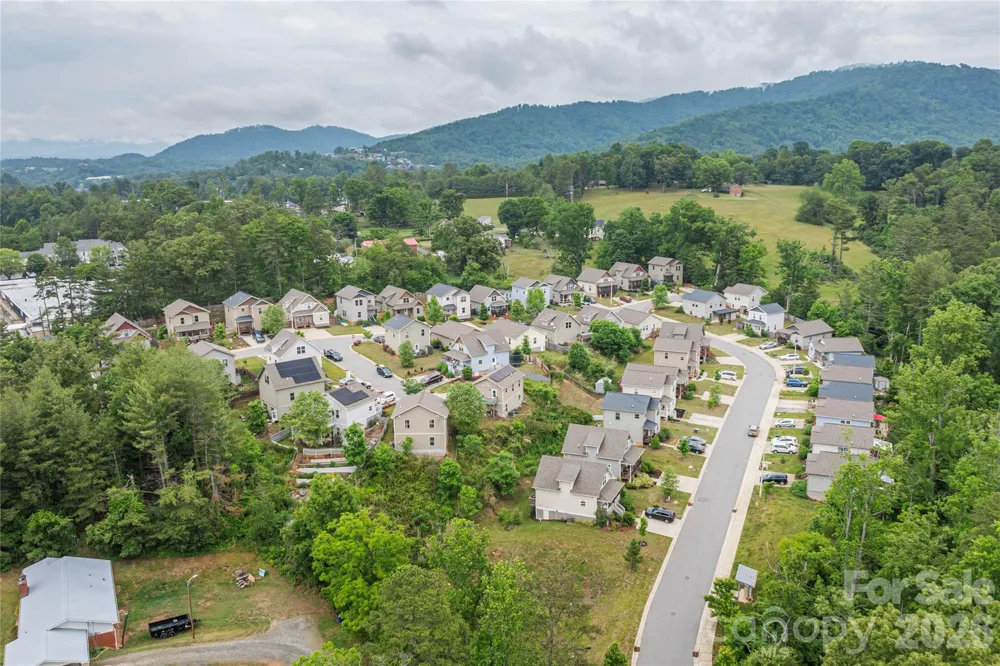 5 Declan Drive Weaverville, NC 28787