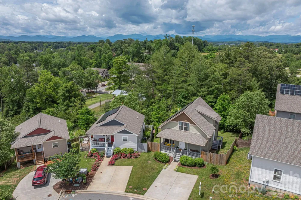 5 Declan Drive Weaverville, NC 28787